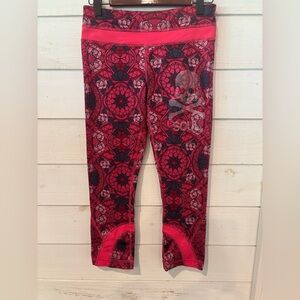 Lululemon Women's Size 4 Run:
Inspire Crop Il Legging Soul Cycle
Prisma Guava